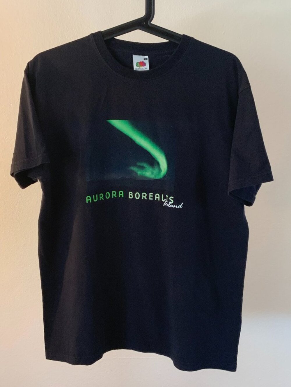 Aurora Borealis Iceland Graphic Tee – Fruit of the Loom, Size M